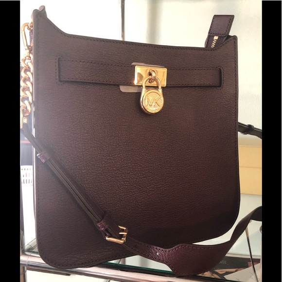 Michael Kors Handbags - Michael Kors messenger